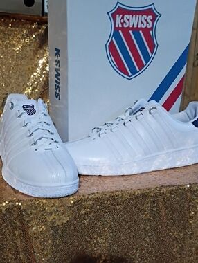 K-Swiss Men's White Low-Top Sneakers with Navy Heel Tab